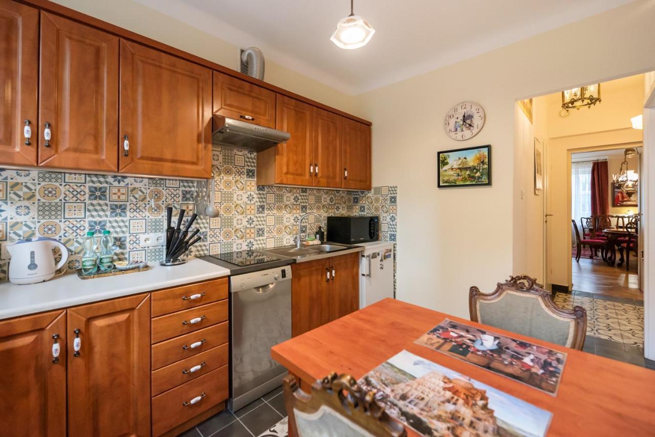 Downtown Antique Apartment Warsawa Bagian luar foto