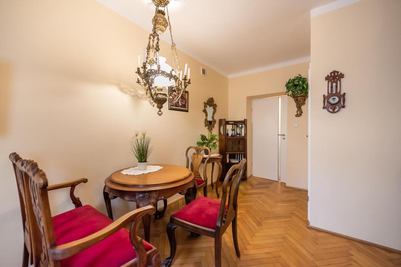 Downtown Antique Apartment Warsawa Bagian luar foto
