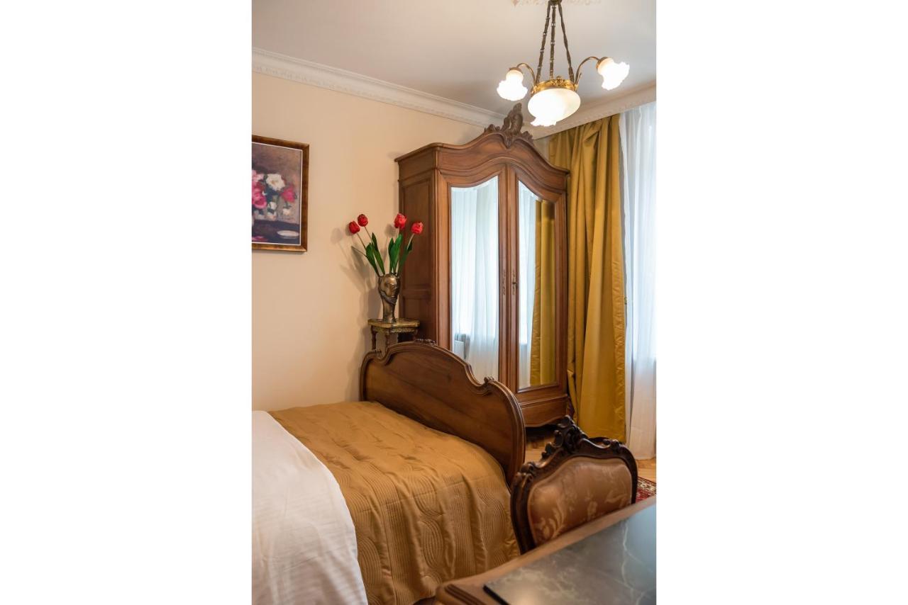 Downtown Antique Apartment Warsawa Bagian luar foto