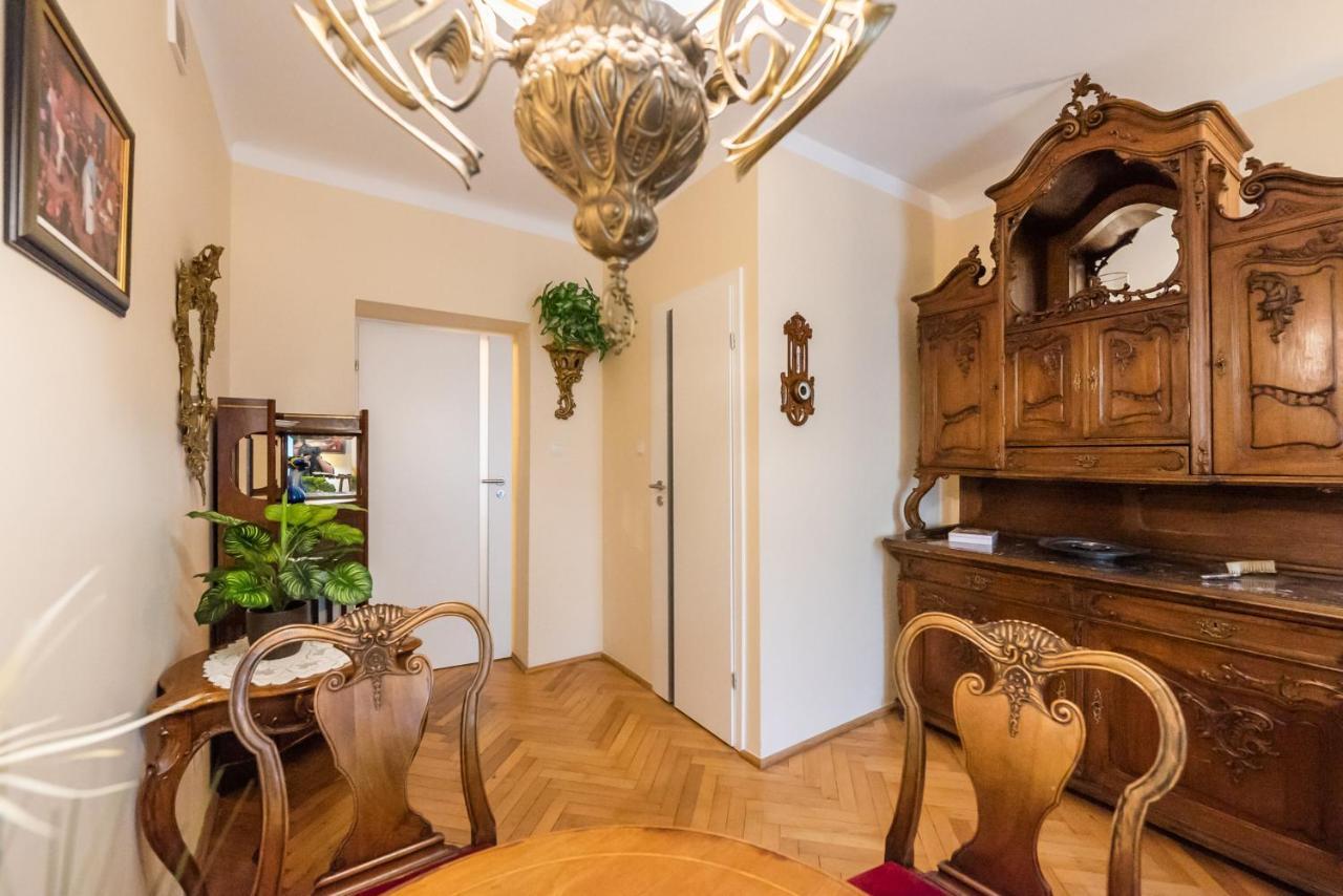 Downtown Antique Apartment Warsawa Bagian luar foto