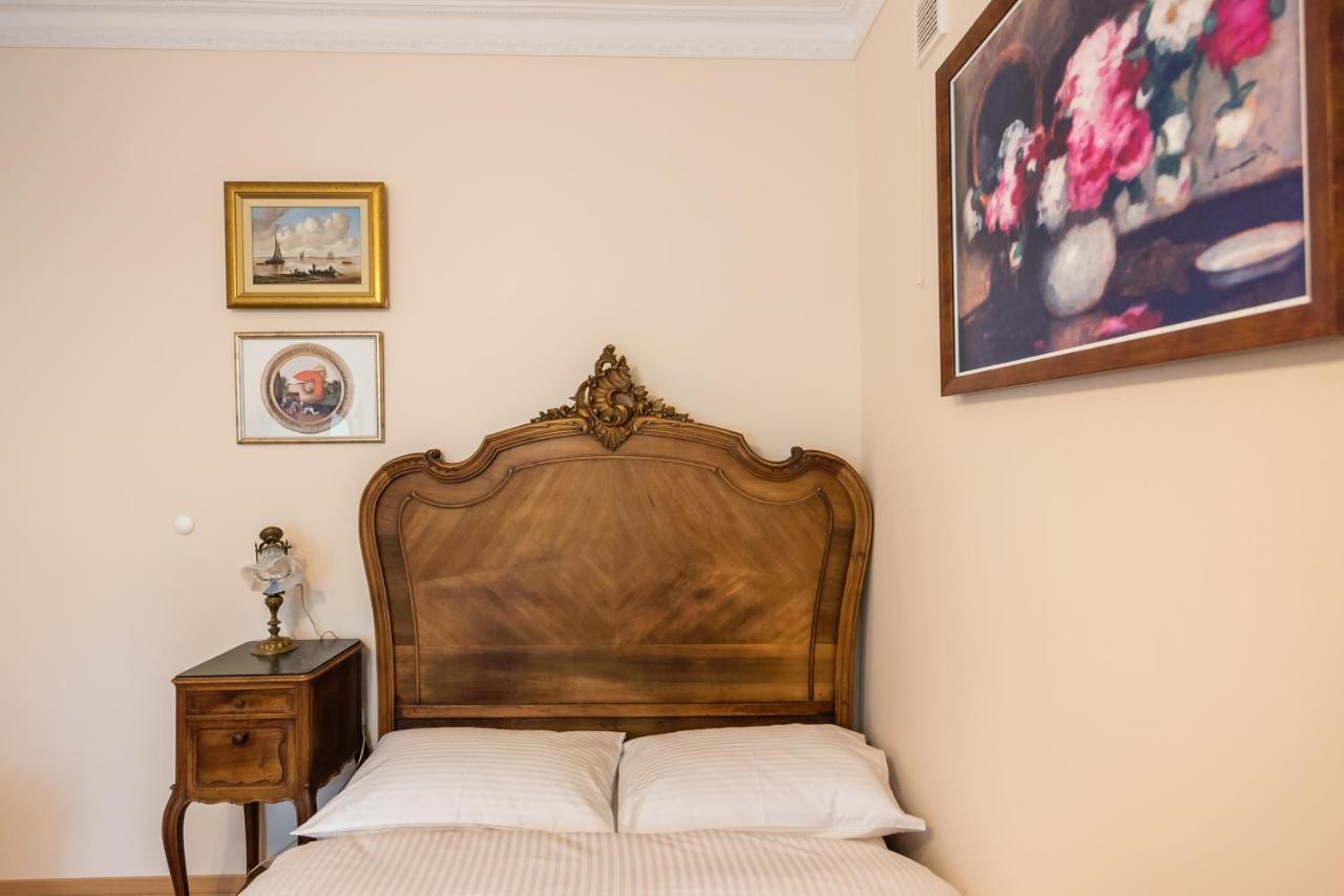 Downtown Antique Apartment Warsawa Bagian luar foto